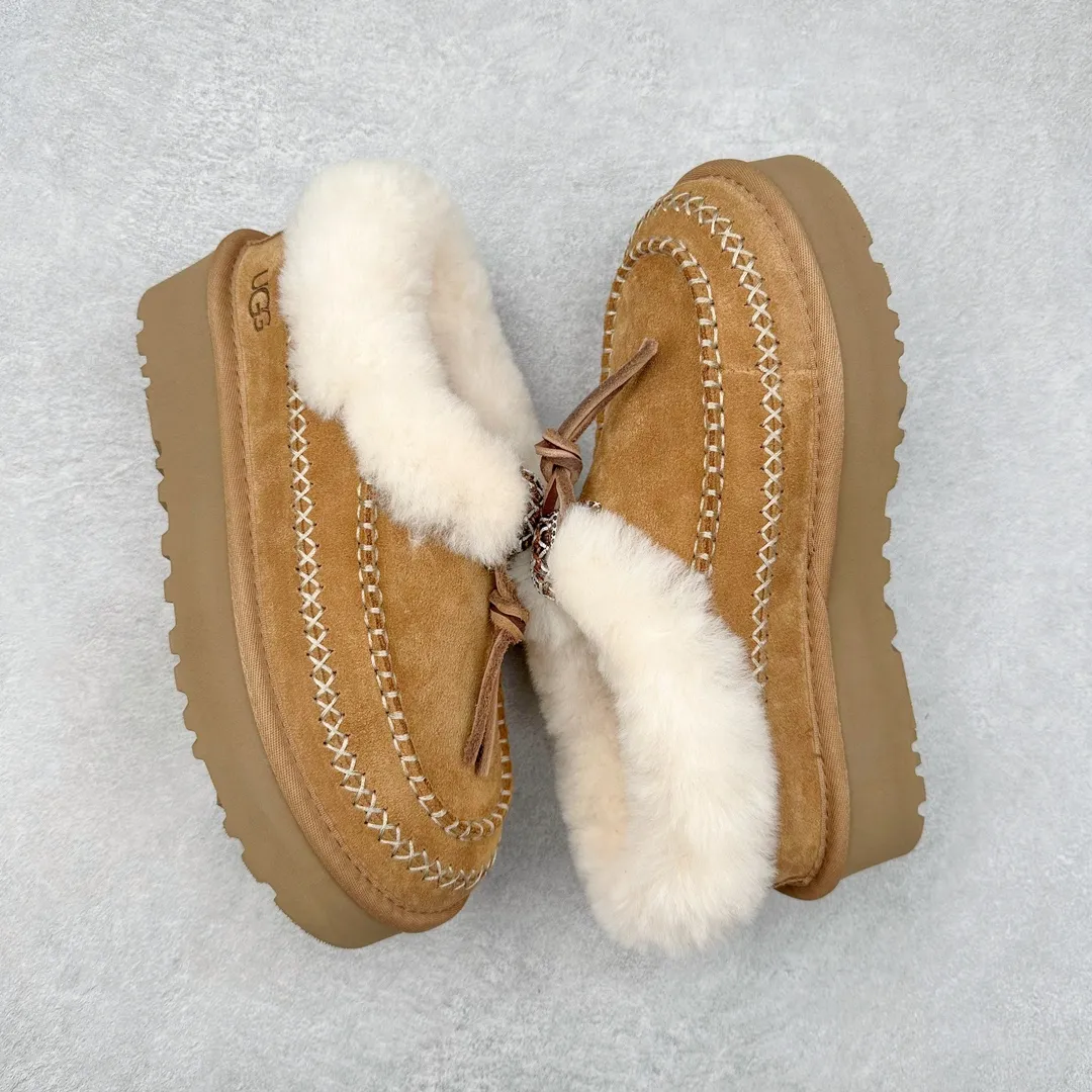 Pick up locally💰560 UGG 8258 Alpine shallow mouth autumn and winter sheep fur integrated snow boots. All shoes are made of ZP same factory. Longfeng A-grade Australian imported sheep fur integrated brand OEM production line. Fully follow the ZP process. Original pattern maker of the OEM. Adhering to the principle of no original shoes and no development selection. Pay attention to every detail. The most authentic version on the market TREADLITE "Light Wing" technology outsole Lightweight/durable/flexible/pile size: 35 36 37 38 39 40 Coding: by2936090